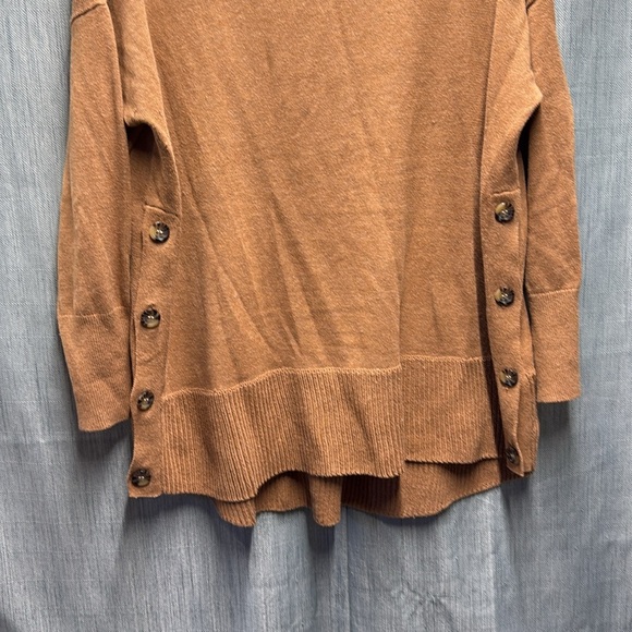Tahari long sleeve sweater size 1X - Picture 4 of 7